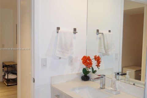 Condo in Miami, Florida, 1 bedroom  № 1403056 - photo 7