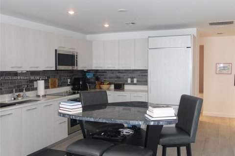 Condominio en venta en Miami, Florida, 1 dormitorio, 72.09 m2 № 1403056 - foto 9