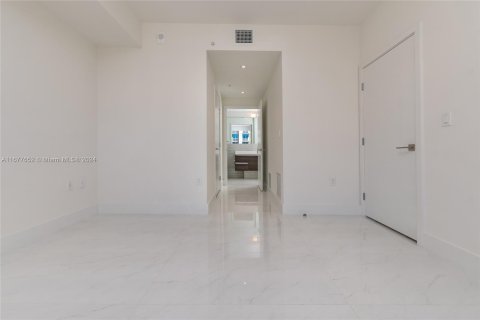 Condominio en venta en Coral Gables, Florida, 3 dormitorios, 102.84 m2 № 1403146 - foto 24