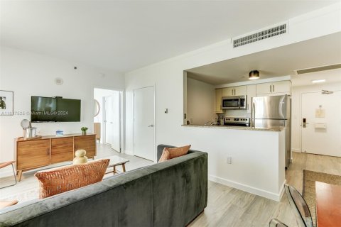 Condo in Miami, Florida, 3 bedrooms  № 1403102 - photo 3