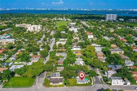 Immobilier commercial à vendre à Miami, Floride: 120.77 m2 № 1383579 - photo 6