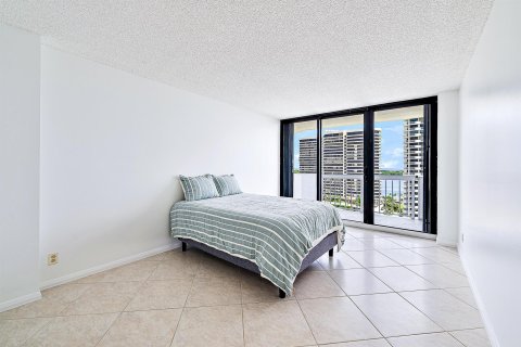 Condominio en venta en North Palm Beach, Florida, 2 dormitorios, 145.11 m2 № 738218 - foto 2