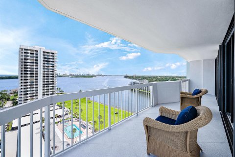 Condo in North Palm Beach, Florida, 2 bedrooms  № 738218 - photo 18