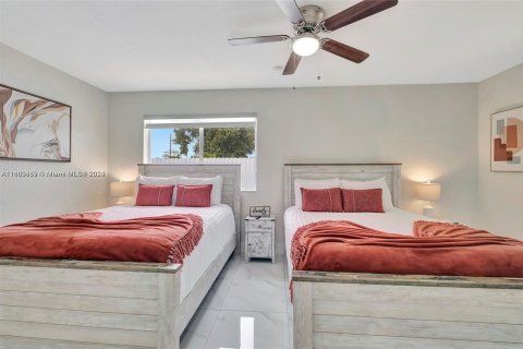 Casa en venta en Miami, Florida, 5 dormitorios, 192.49 m2 № 1376059 - foto 24