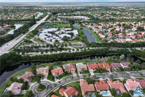 Villa ou maison à vendre à Weston, Floride: 4 chambres, 189.06 m2 № 1376060 - photo 27