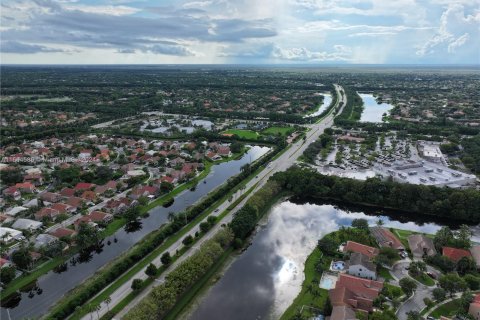 House in Weston, Florida 4 bedrooms, 189.06 sq.m. № 1376060 - photo 22