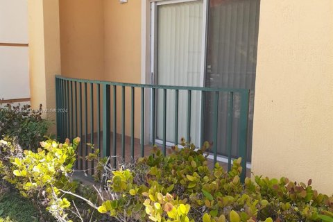 Apartamento en alquiler en Doral, Florida, 2 dormitorios, 84.54 m2 № 1375503 - foto 3