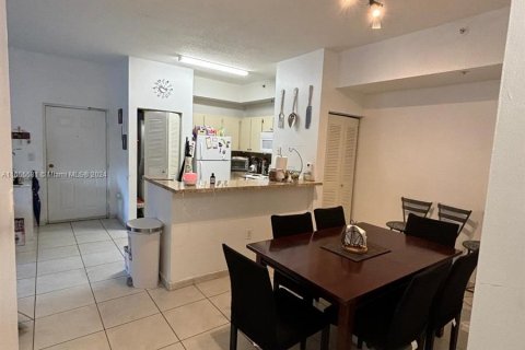 Apartamento en alquiler en Doral, Florida, 2 dormitorios, 84.54 m2 № 1375503 - foto 7