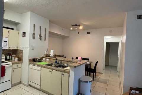 Apartamento en alquiler en Doral, Florida, 2 dormitorios, 84.54 m2 № 1375503 - foto 8