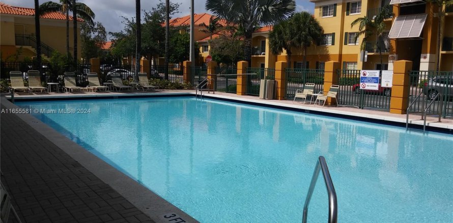 Apartamento en Doral, Florida 2 dormitorios, 84.54 m2 № 1375503