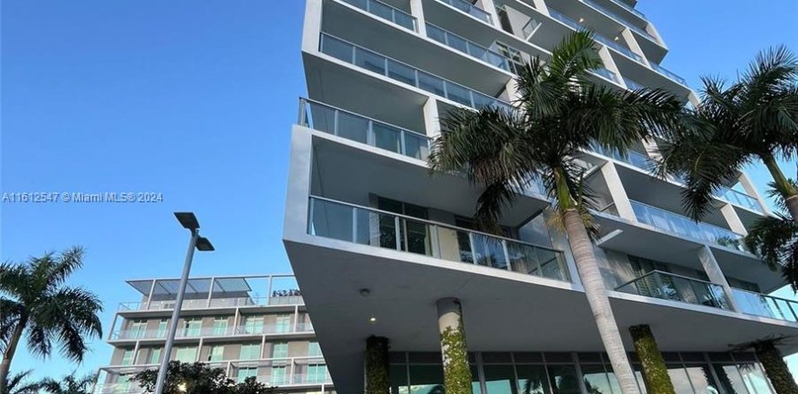 Condominio en Sunrise, Florida, 2 dormitorios  № 1234537