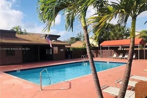 Adosado en venta en Hollywood, Florida, 2 dormitorios, 106.84 m2 № 1269374 - foto 23