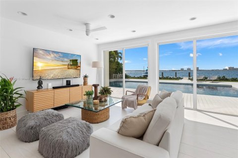 Villa ou maison à vendre à Miami Beach, Floride: 4 chambres, 336.77 m2 № 707854 - photo 5