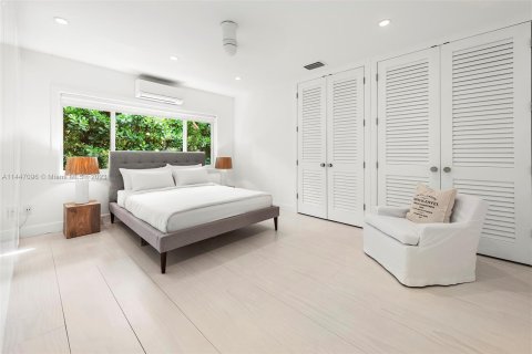 Villa ou maison à vendre à Miami Beach, Floride: 4 chambres, 336.77 m2 № 707854 - photo 21