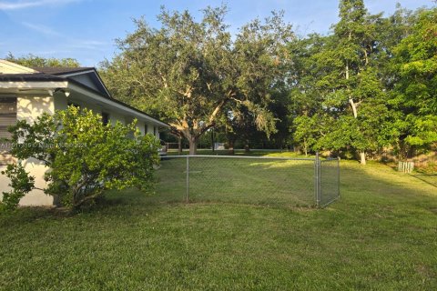 House in Miami, Florida 5 bedrooms, 413.97 sq.m. № 1240052 - photo 6