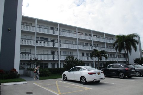 Condo in Deerfield Beach, Florida, 1 bedroom  № 976917 - photo 15