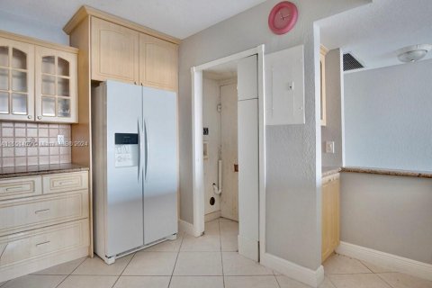 Copropriété à vendre à Hollywood, Floride: 2 chambres, 135.54 m2 № 1345454 - photo 13