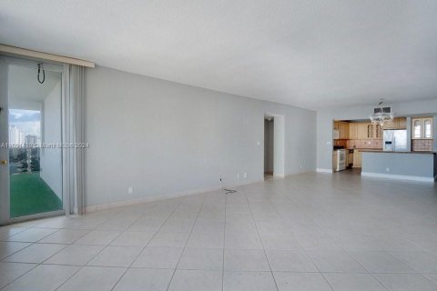 Copropriété à vendre à Hollywood, Floride: 2 chambres, 135.54 m2 № 1345454 - photo 8