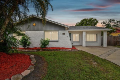 Casa en venta en Seminole, Florida, 4 dormitorios, 180.14 m2 № 1378492 - foto 1