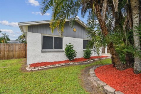 Casa en venta en Seminole, Florida, 4 dormitorios, 180.14 m2 № 1378492 - foto 3