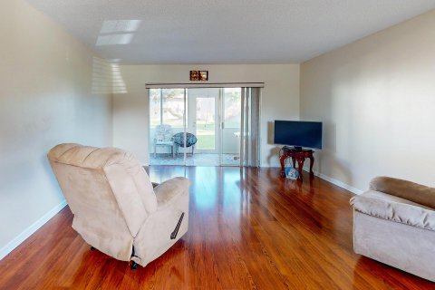 Condominio en venta en Palm Springs, Florida, 2 dormitorios, 83.7 m2 № 1007592 - foto 25