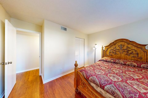 Condominio en venta en Palm Springs, Florida, 2 dormitorios, 83.7 m2 № 1007592 - foto 14