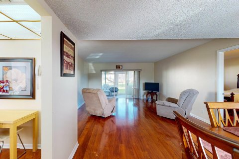 Condominio en venta en Palm Springs, Florida, 2 dormitorios, 83.7 m2 № 1007592 - foto 21