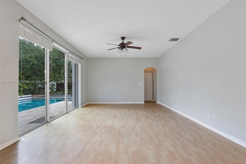 Casa en venta en Pembroke Pines, Florida, 4 dormitorios, 199.65 m2 № 1206126 - foto 14