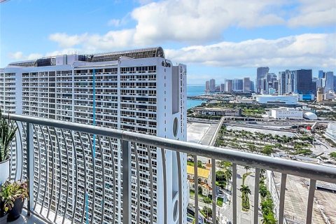 Condominio en venta en Miami, Florida, 6 habitaciones, 46.73 m2 № 1387115 - foto 25