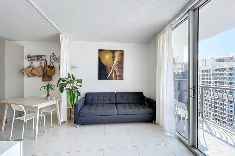 Condominio en venta en Miami, Florida, 6 habitaciones, 46.73 m2 № 1387115 - foto 17