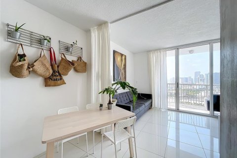 Copropriété à vendre à Miami, Floride: 6 pièces, 46.73 m2 № 1387115 - photo 9