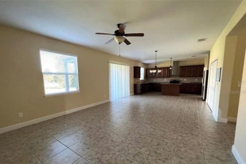 House in Winter Garden, Florida 4 bedrooms, 231.05 sq.m. № 1394509 - photo 3