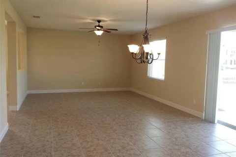 House in Winter Garden, Florida 4 bedrooms, 231.05 sq.m. № 1394509 - photo 7