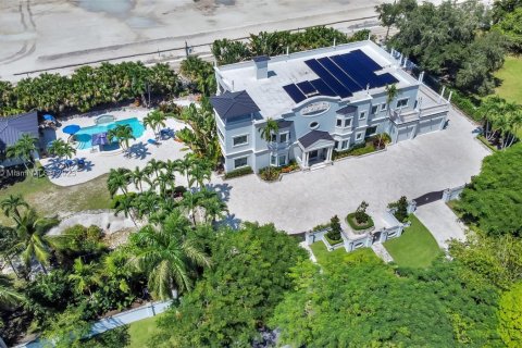 Купить виллу или дом в Майами, Флорида 9 спален, 769.6м2, № 782447 - фото 10