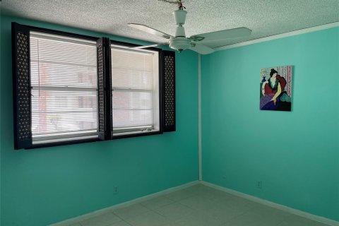 Copropriété à vendre à Lauderdale Lakes, Floride: 2 chambres, 94.85 m2 № 1180252 - photo 6