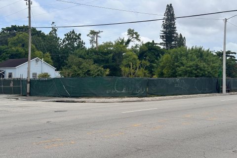 Propiedad comercial en venta en Miami, Florida № 1305272 - foto 3