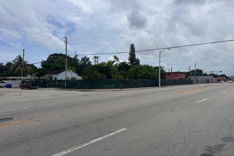 Propiedad comercial en venta en Miami, Florida № 1305272 - foto 4