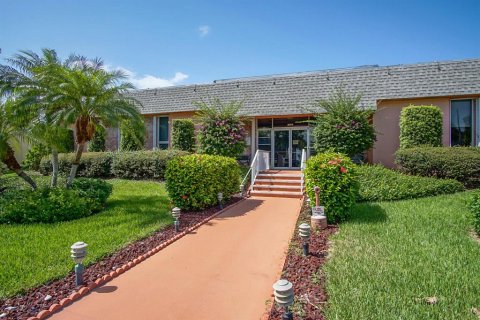 Condo in Hutchinson Island South, Florida, 1 bedroom  № 670643 - photo 14