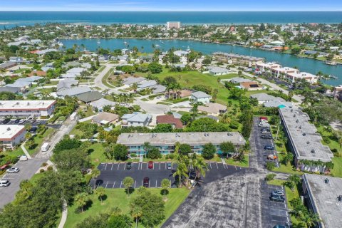 Condo in Hutchinson Island South, Florida, 1 bedroom  № 670643 - photo 16