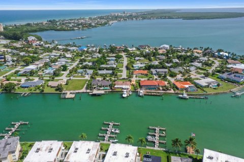 Condo in Hutchinson Island South, Florida, 1 bedroom  № 670643 - photo 10