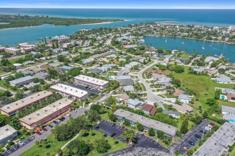 Condo in Hutchinson Island South, Florida, 1 bedroom  № 670643 - photo 15