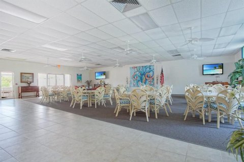 Condo in Hutchinson Island South, Florida, 1 bedroom  № 670643 - photo 22