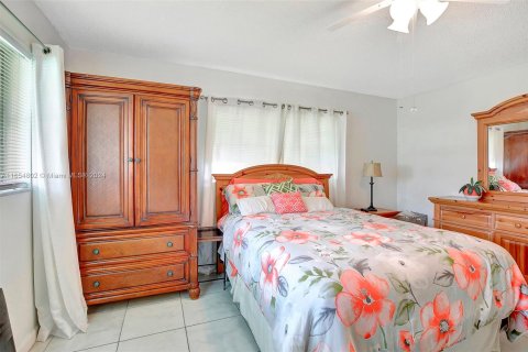 Condo in Plantation, Florida, 2 bedrooms  № 1353914 - photo 22