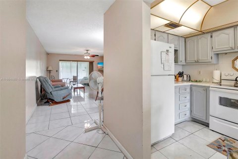 Condo in Plantation, Florida, 2 bedrooms  № 1353914 - photo 5