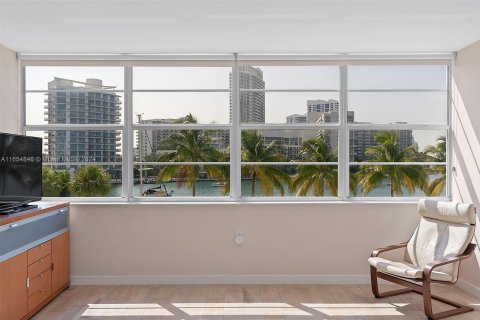 Copropriété à vendre à Miami Beach, Floride: 55 m2 № 1353913 - photo 2