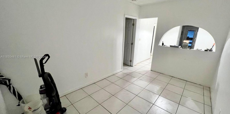 Condo in North Miami Beach, Florida, 1 bedroom  № 1355033