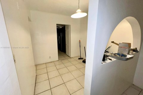 Condominio en alquiler en North Miami Beach, Florida, 1 dormitorio, 74.32 m2 № 1355033 - foto 2