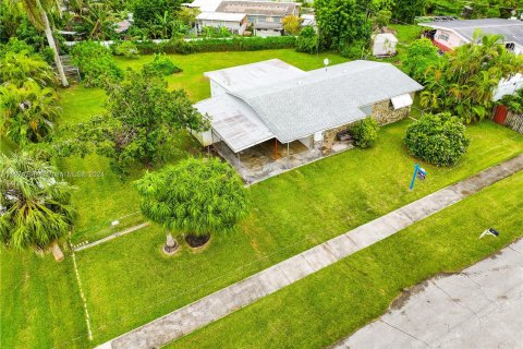 House in Homestead, Florida 3 bedrooms, 123.1 sq.m. № 1417831 - photo 27