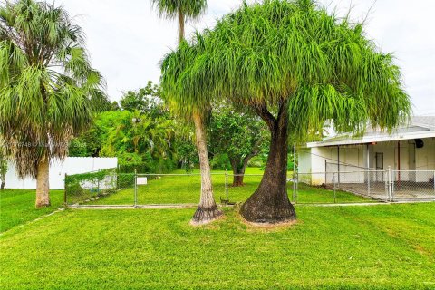 House in Homestead, Florida 3 bedrooms, 123.1 sq.m. № 1417831 - photo 22