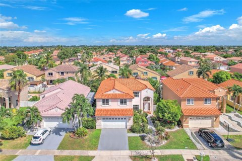 House in Pembroke Pines, Florida 3 bedrooms, 205.87 sq.m. № 1417834 - photo 22